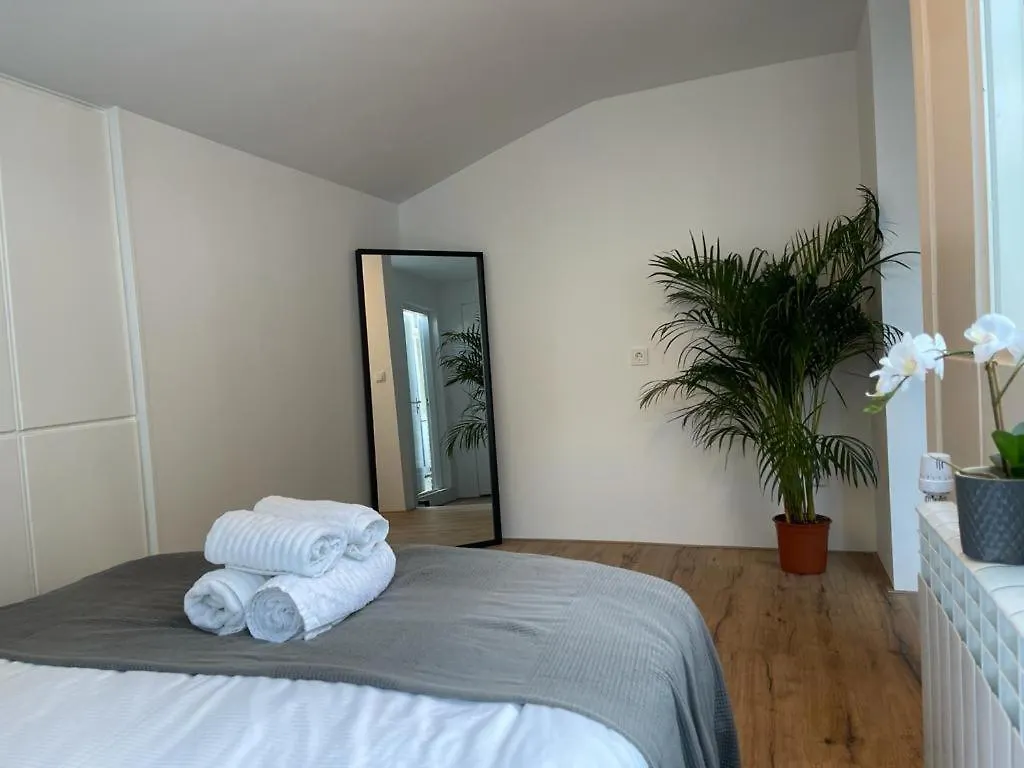 New Delft Garden View Prins Room Delta 0*,  Netherlands